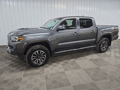 Used 2023 Toyota Tacoma TRD Sport image 6