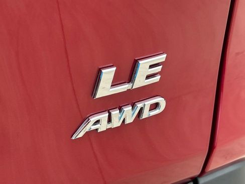 Used 2025 Toyota RAV4 LE AWD/4WD image 13