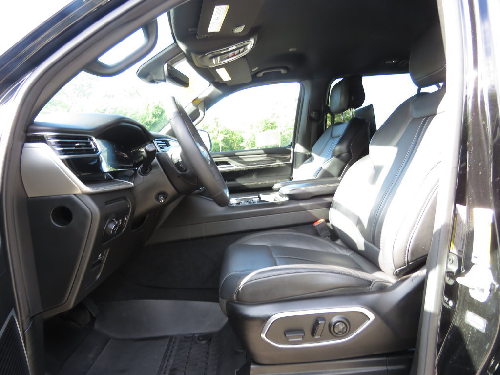 Used 2022 Jeep Wagoneer Series III w/ Rear Seat Video Group 1 AWD/4WD image 10
