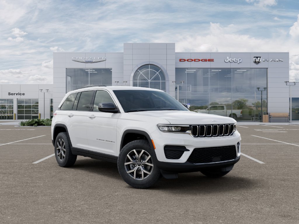 New 2027 Jeep Grand Cherokee Laredo RWD image 5