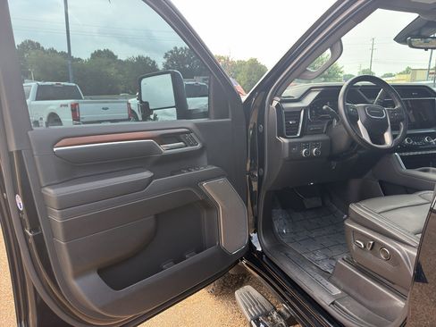 Used 2024 GMC Sierra 2500 Denali w/ Denali Reserve Package AWD/4WD image 13