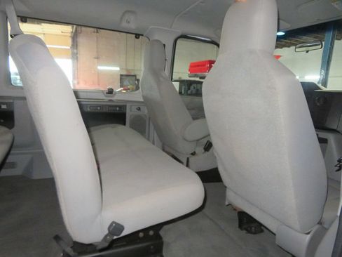 Used 2011 Ford E-350 and Econoline 350 XL w/ Interior Upgrade Pkg RWD image 25