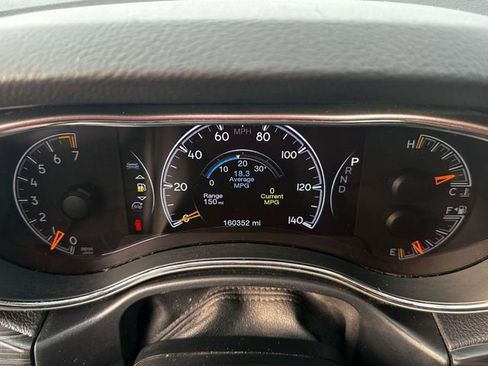 Used 2019 Jeep Grand Cherokee Limited w/ Luxury Group II AWD/4WD image 16