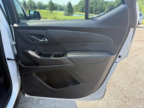 Used 2023 Chevrolet Traverse LT w/ LPO, Cargo Package AWD/4WD image 15