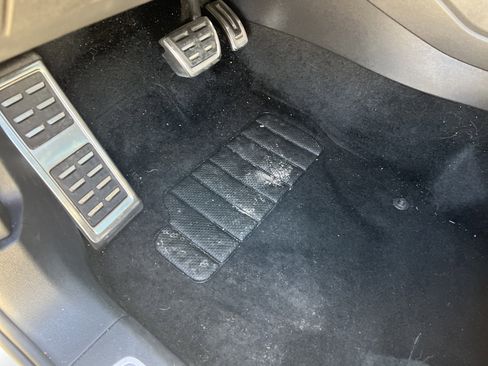 Used 2023 Volkswagen Tiguan SE R-Line image 15