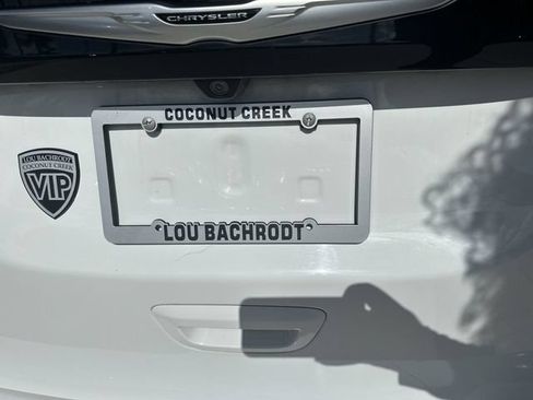 Used 2023 Chrysler Voyager LX FWD image 13