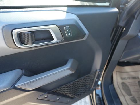 Used 2022 Ford Bronco Black Diamond w/ Sasquatch Package image 18