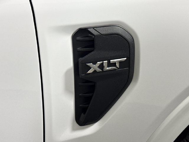 Used 2025 Ford Ranger XLT w/ Chrome Accent Package AWD/4WD image 18
