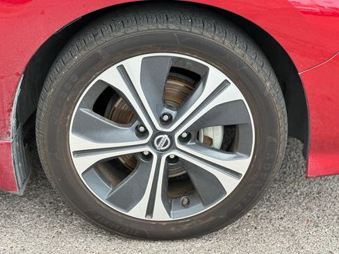 Used 2018 Nissan Leaf SV w/ SV Technology Package FWD image 27