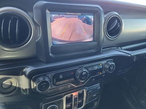 Used 2018 Jeep Wrangler Unlimited Sport S image 16