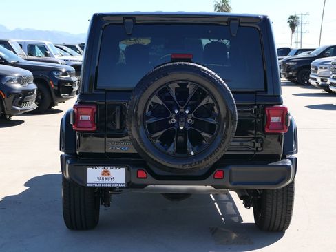 Used 2025 Jeep Wrangler Sahara 4xe image 6