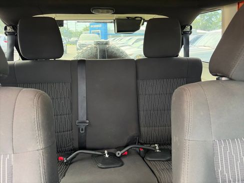 Used 2012 Jeep Wrangler Unlimited Sahara w/ Connectivity Group AWD/4WD image 12