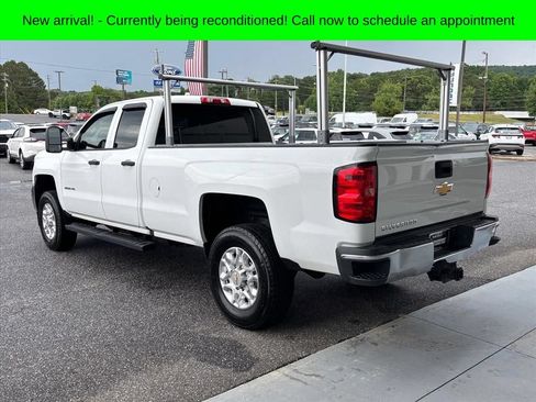 Used 2019 Chevrolet Silverado 2500 W/T AWD/4WD image 2