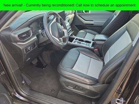 Used 2024 Ford Explorer XLT w/ Equipment Group 202A RWD image 7