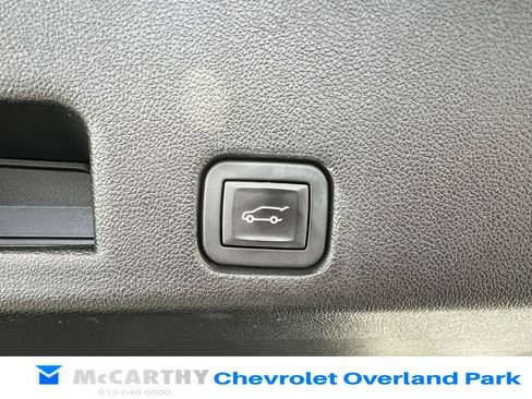 Used 2024 Chevrolet Traverse LT w/ Trailering Package FWD image 29