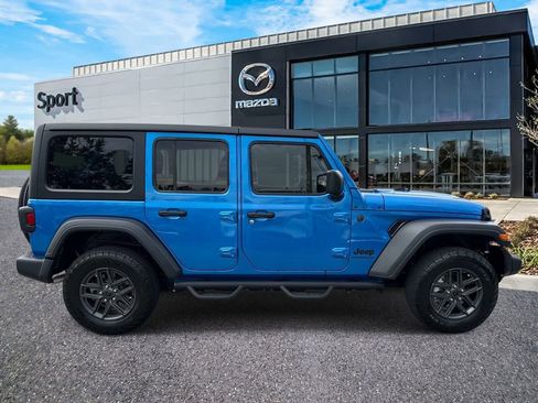 Used 2024 Jeep Wrangler Unlimited Sport AWD/4WD image 2