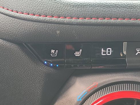 Used 2019 Chevrolet Blazer RS FWD image 25