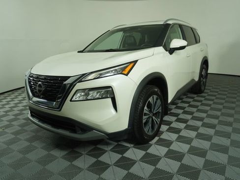 Used 2023 Nissan Rogue SV w/ SV Premium Package image 3
