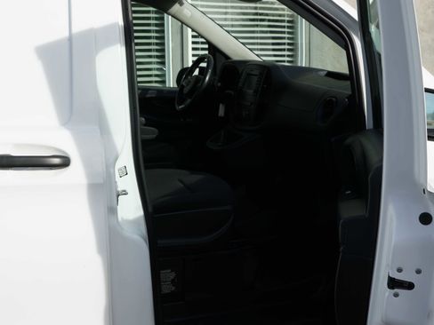 Used 2020 Mercedes-Benz Metris image 24