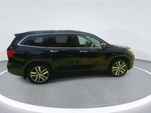Used 2017 Honda Pilot Touring image 7