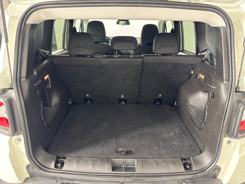 Used 2017 Jeep Renegade Latitude w/ Cold Weather Group image 24