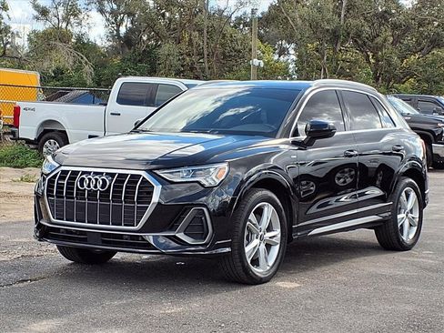 Used 2022 Audi Q3 2.0T Premium Plus w/ Premium Plus Package image 3