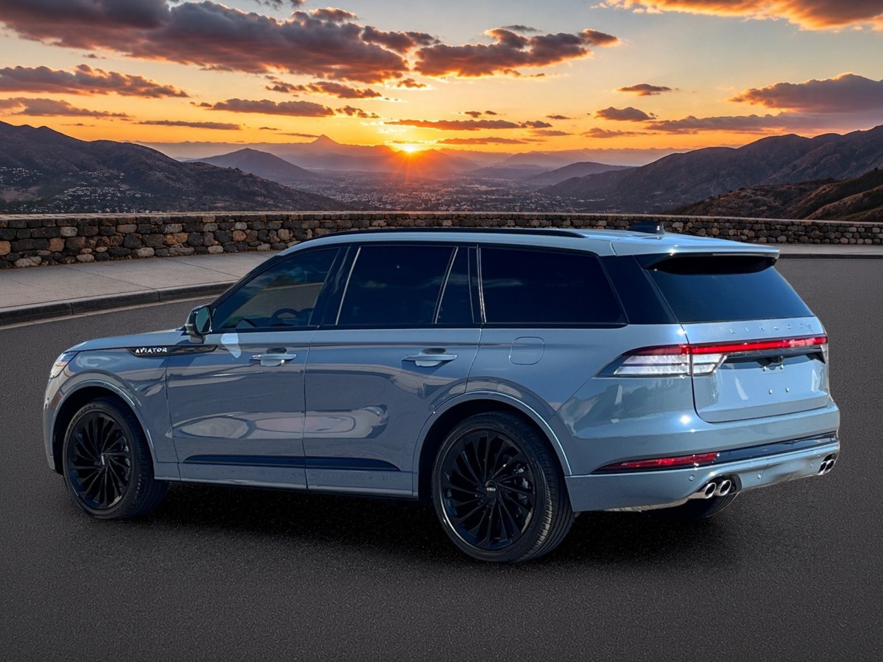Used 2026 Lincoln Aviator Reserve w/ Luxury Package RWD image 4