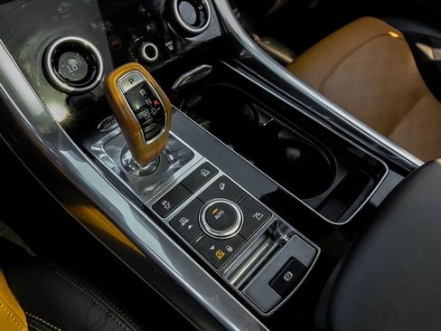 Used 2020 Land Rover Range Rover Sport SVR AWD/4WD image 25