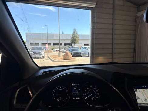 Used 2018 Hyundai Santa Fe Limited FWD image 23
