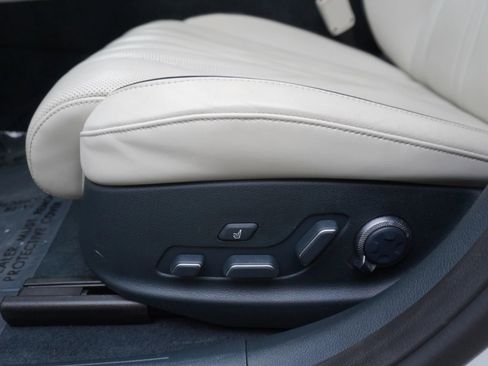 Used 2023 Genesis G80 image 28