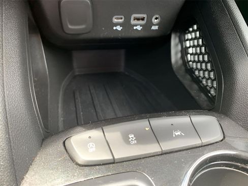Used 2022 Chevrolet TrailBlazer LT w/ Convenience Package FWD image 10