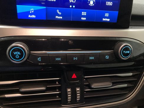 Used 2020 Ford Escape SE image 23