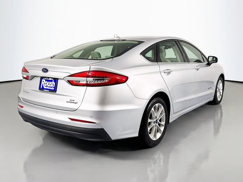 Used 2019 Ford Fusion SE image 5