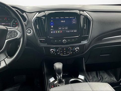 Used 2023 Chevrolet Traverse LT image 6