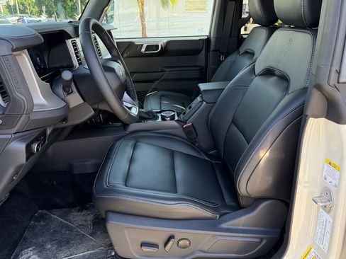 New 2026 Ford Bronco Outer Banks w/ Sasquatch Package AWD/4WD image 12