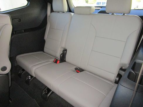 New 2026 GMC Acadia Elevation w/ Elevation Premium Package FWD image 18