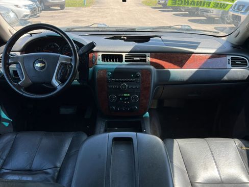 Used 2012 Chevrolet Suburban LT image 15