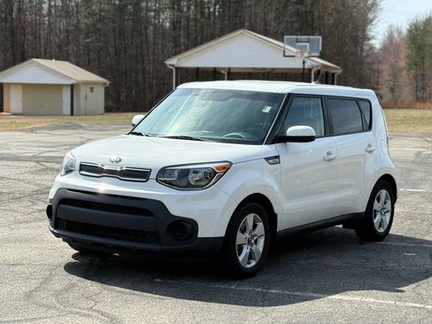 Used 2017 Kia Soul EV image 8