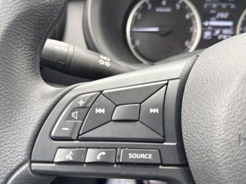 Used 2025 Nissan Kicks Play S image 31