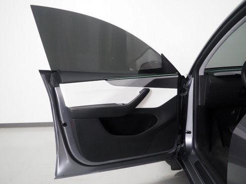 Used 2026 Tesla Model Y Long Range RWD image 63