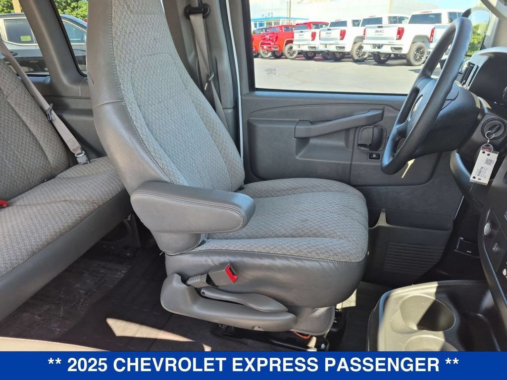 Used 2025 Chevrolet Express 3500 LT w/ LT Preferred Equipment Group RWD image 26