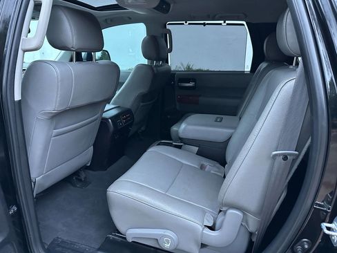 Used 2019 Toyota Sequoia Platinum image 16