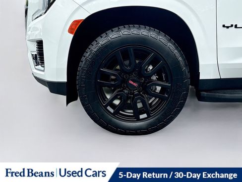 Used 2022 GMC Yukon XL SLE w/ Gmc Pro Safety Plus Package AWD/4WD image 33