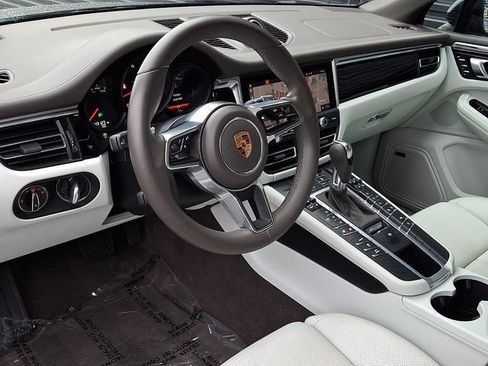 Certified 2019 Porsche Macan AWD/4WD image 4