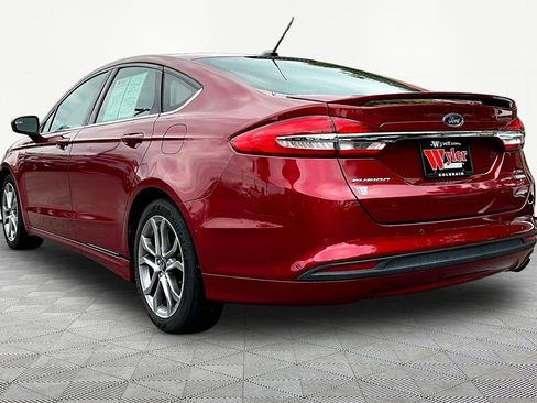 Used 2017 Ford Fusion SE w/ Equipment Group 201A FWD image 4