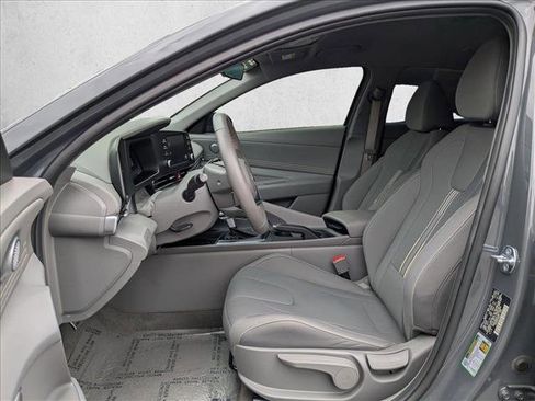 Used 2025 Hyundai Elantra Sport FWD image 10
