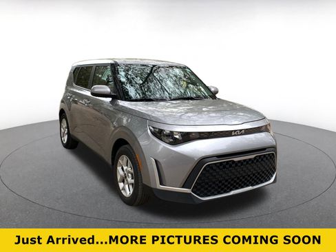 Used 2025 Kia Soul LX w/ LX Technology Package image 1