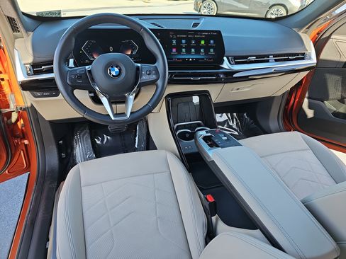 Used 2025 BMW X1 xDrive28i w/ Technology Package image 16