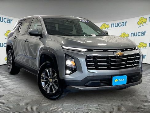 Used 2025 Chevrolet Equinox LT w/ Safety and Technology Package AWD/4WD image 1