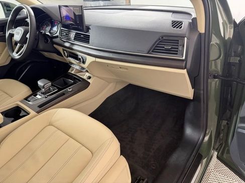 Used 2023 Audi Q5 2.0T Premium w/ Convenience Package image 23